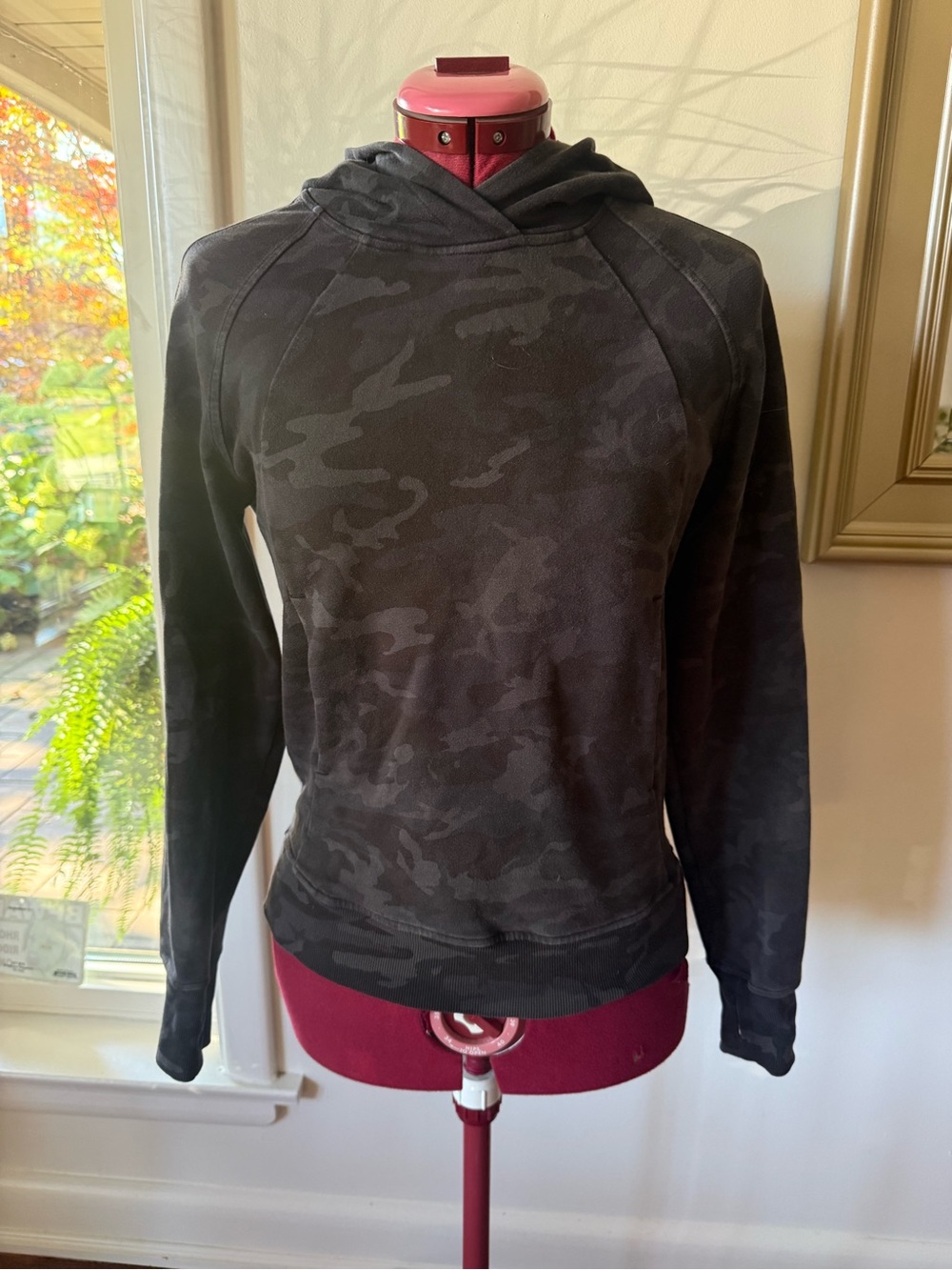 LULULEMON SCUBA HOODIE IN BLACK/GREY CAMO